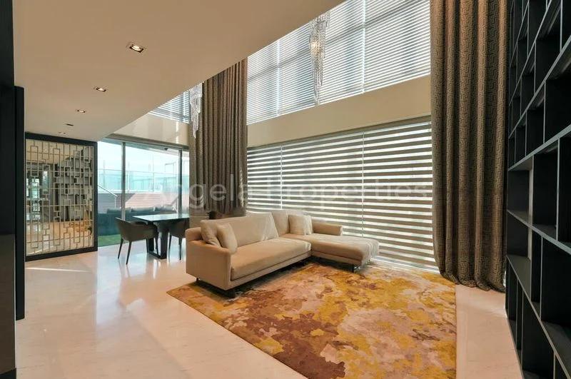 4 Bed Condo for Sale in  Lincoln Suites - Image 1